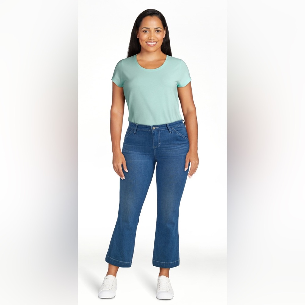 Lee women’s Heritage slim fit cropped carpenter jeans; size 2M